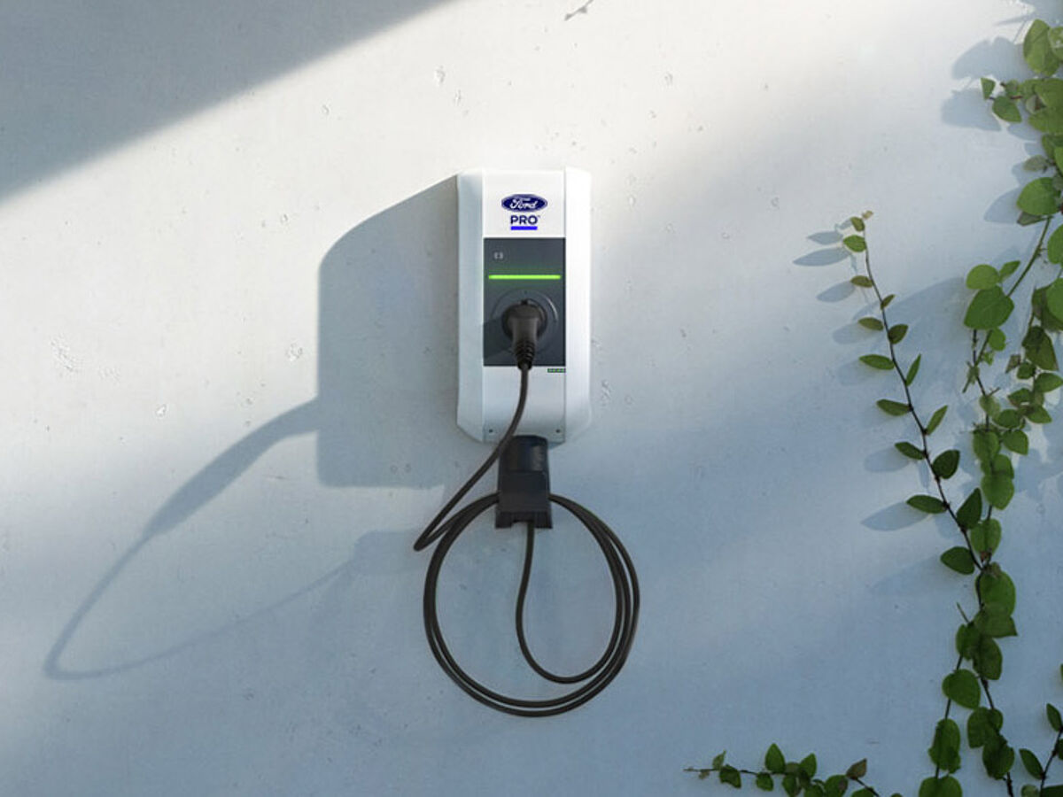 Ford Pro startet neue Heim-Ladelösung, um kleineren Betrieben den Umstieg auf die E-Mobilität zu erleichtern error_file_does_not_exist