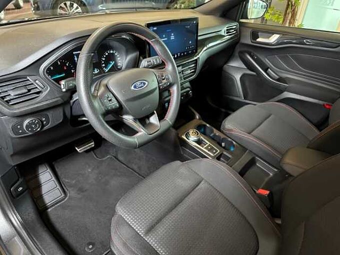 Ford Focus Turnier ST-Line+Automatik+AHK+PDC+Navi