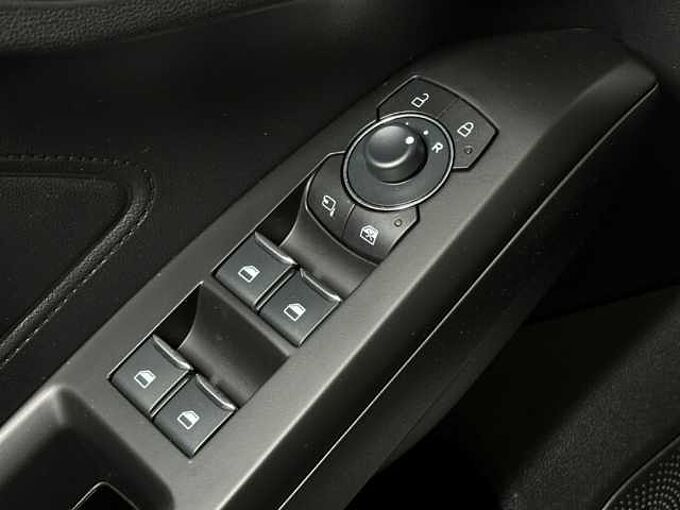 Ford Focus Titanium X+5J. Garantie*+Automatik+B&O 