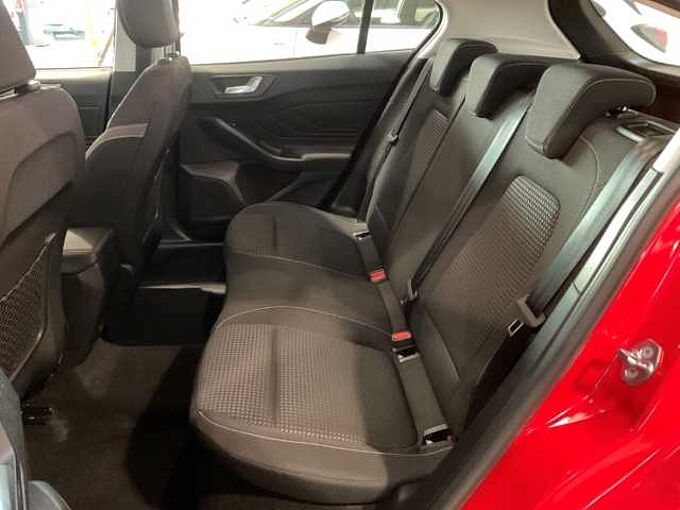 Ford Focus Cool & Connect Winter-P. PDC vorne + hinten 