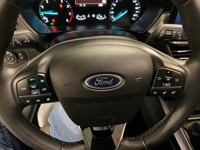 Ford Focus Turnier Titanium 4J Garantie RÜCKF. PDC NAVI.