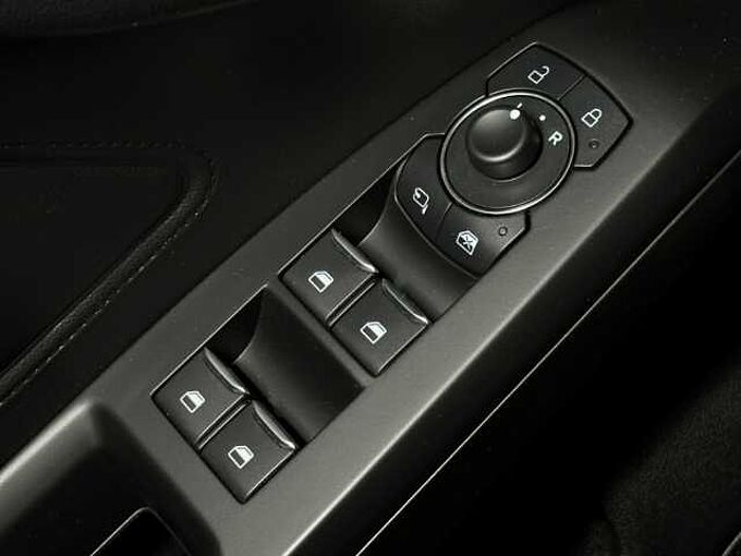 Ford Focus ST-Line+Kamera+Navi+Winter-P.+Tempo 