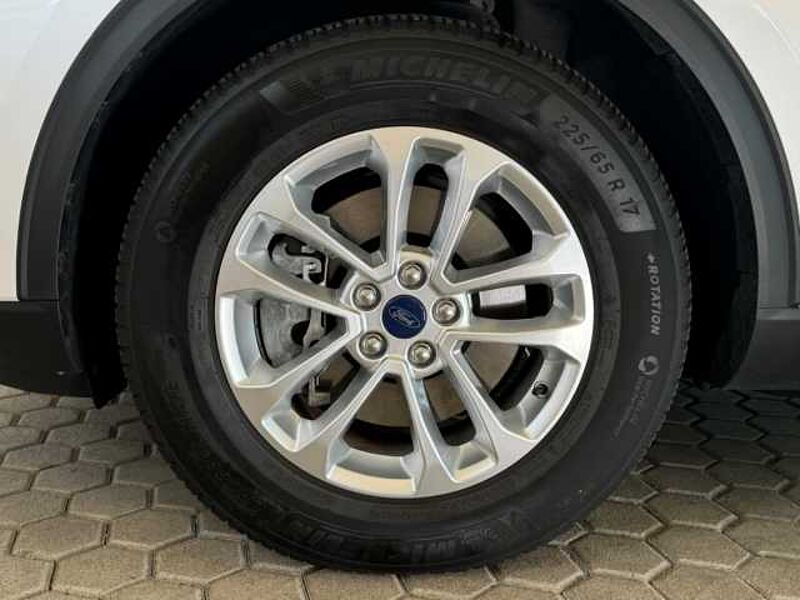 Ford Kuga Titanium X+5 Jahre Garantie*+Automatik+Navi Titanium X+5 Jahre Garantie*+Automatik+Navi