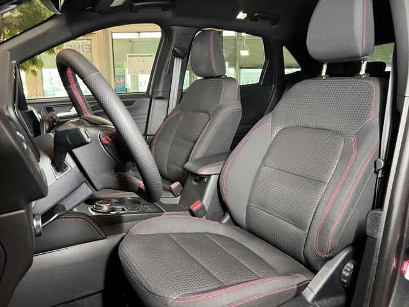 Ford Kuga ST-Line+Automatik+Navi+LED+Key-Free+PDC ST-Line+Automatik+Navi+LED+Key-Free+PDC