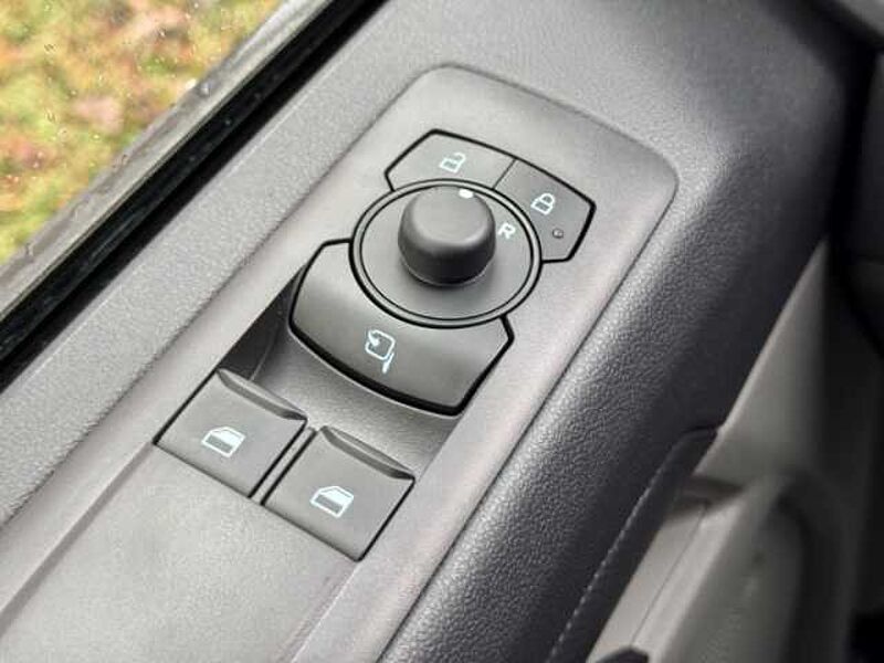 Ford Transit Custom BEV Trend 320 L1 KeyFree+Navi+LED+Tempomat BEV Trend 320 L1 KeyFree+Navi+LED+Tempomat