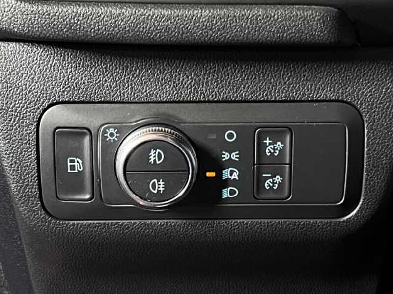 Ford Kuga ST-Line+Automatik+Pano+Navi+Key-Free+LED ST-Line+Automatik+Pano+Navi+Key-Free+LED