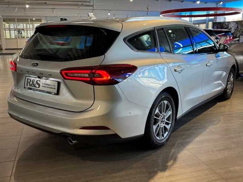 Ford Focus Titanium Turnier Automatik+Rückfahrkamera+Navi+Tempomat Titanium Turnier Automatik+Rückfahrkamera+Navi+Tempomat