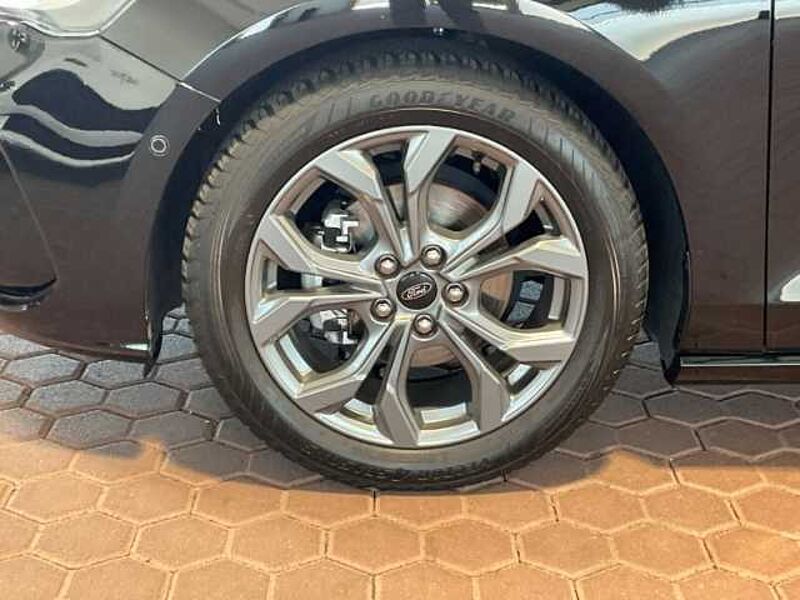 Ford Focus ST-Line+LED+Kamera+Head-UP+Navi+Keyless GO