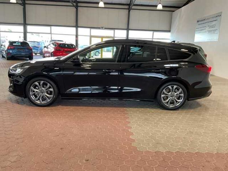 Ford Focus ST-Line+LED+Kamera+Head-UP+Navi+Keyless GO