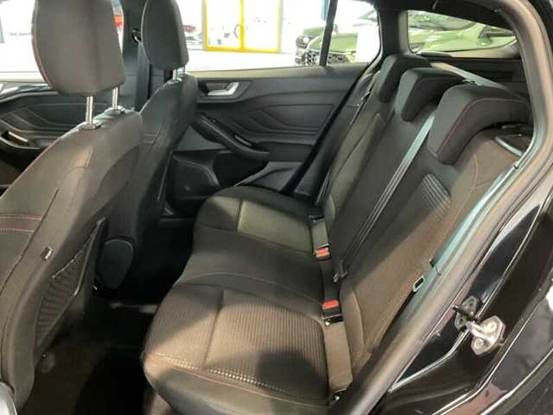 Ford Focus ST-Line+LED+Kamera+Head-UP+Navi+Keyless GO