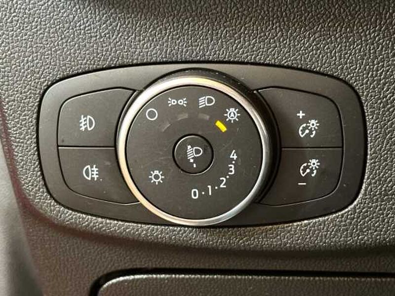 Ford Focus Titanium+Automatik+Navi+Kamera+Key-Free