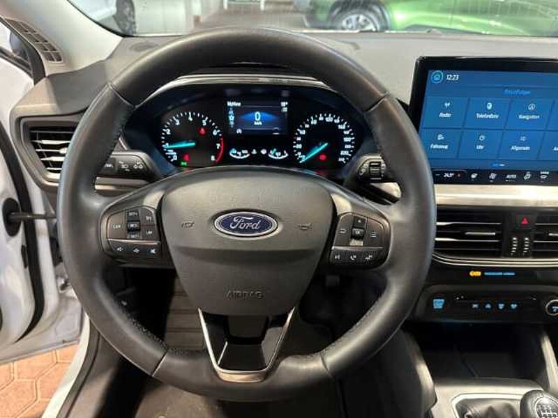 Ford Focus Titanium Design MHEV+Navi+LED+Key-Free