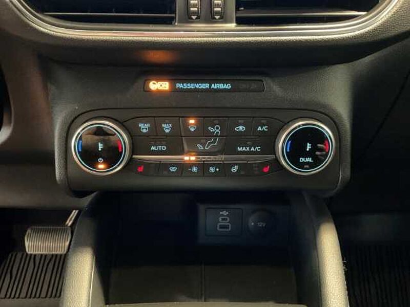 Ford Kuga Titanium+Automatik+elek. AHK+KeyFree+Kamera