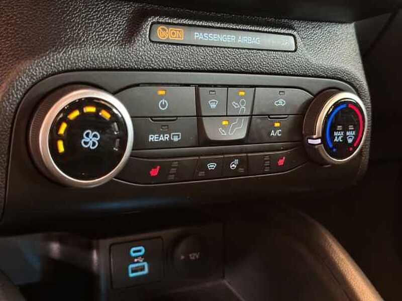 Ford Focus Cool&Connect+PDC+Klima+Lenkradheizung