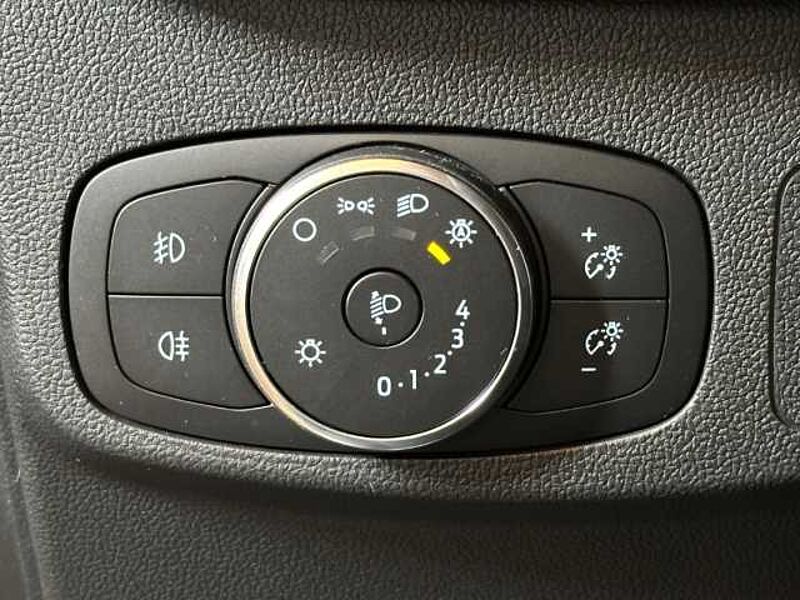 Ford Focus Titanium+*Facelift*+Navi+Klima+Tempo