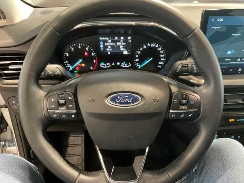 Ford Focus Titanium Winter-P. RÜCKF. PDC. NAVI. Allwetterreifen