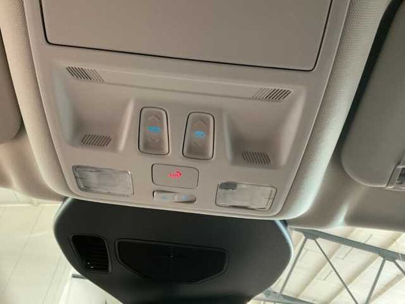 Ford Kuga Vignale FHEV AWD+elek. AHK+Pano+LED+B&O+Navi