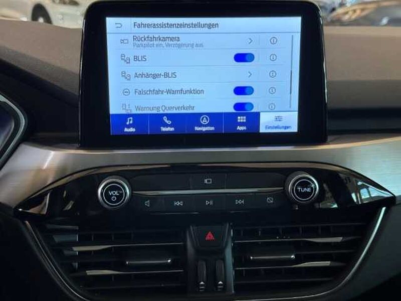 Ford Kuga Titanium+Automatik+AHK+Pano+Head-Up+Kamera