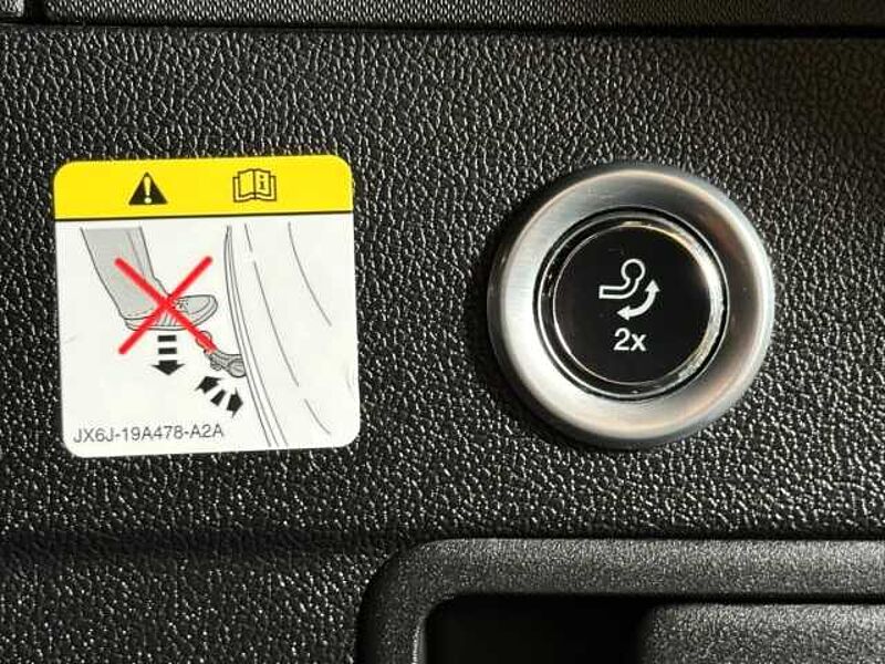 Ford Focus Turnier ST-Line+Automatik+AHK+PDC+Navi