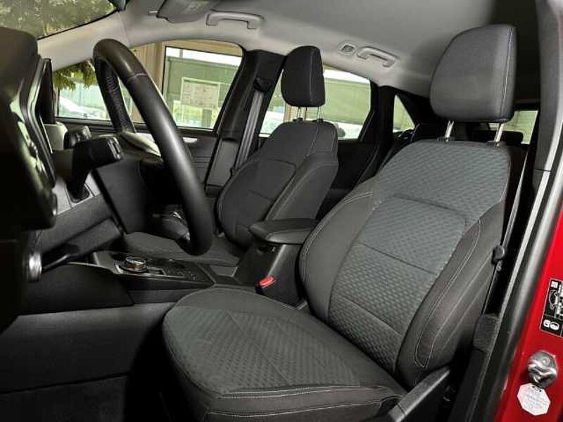 Ford Kuga Cool&Connect+Automatik+PDC+Navi+Winter-P.