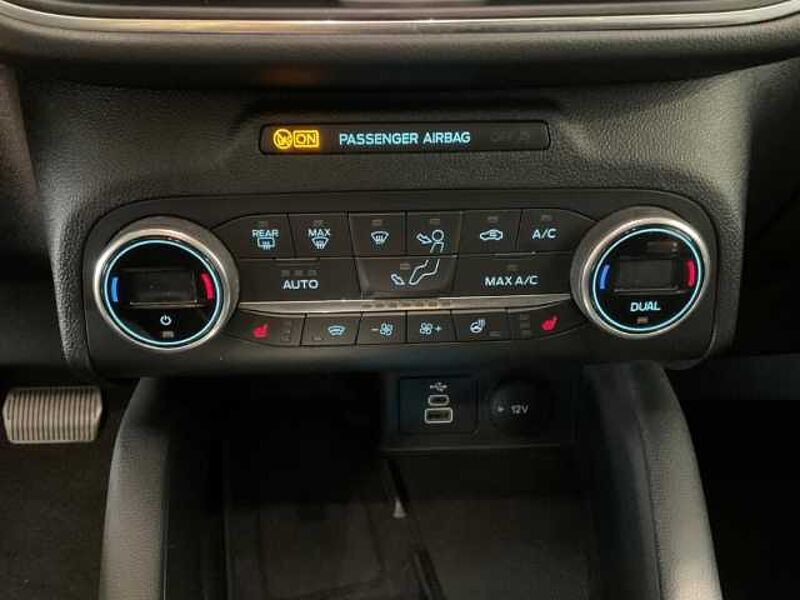 Ford Kuga Plug-In Hybrid Vignale NAVI. PDC. RÜCKF. Sitzheizung