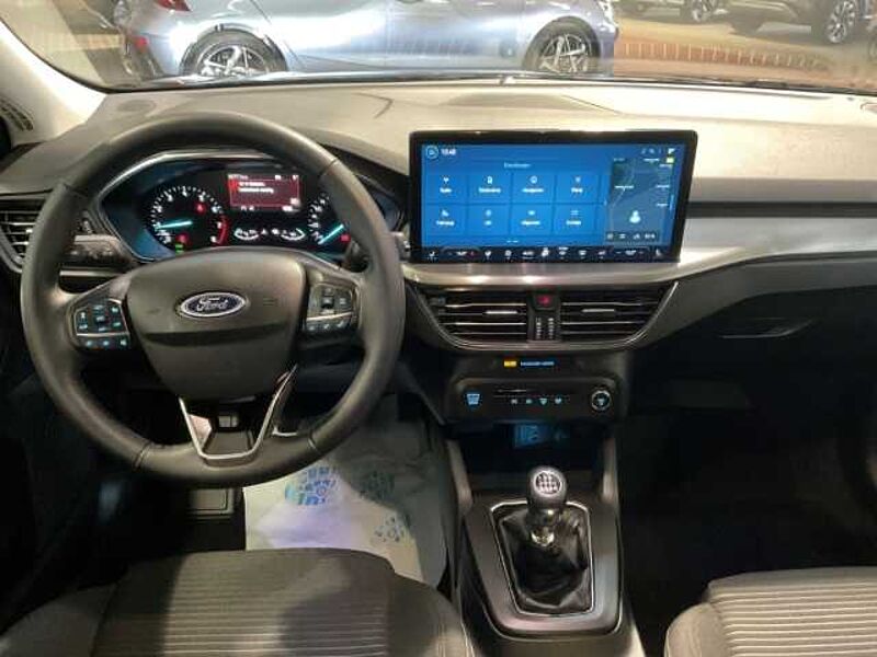 Ford Focus Titanium RÜCKF .PDC. NAVI. +4 Jahre Garantie