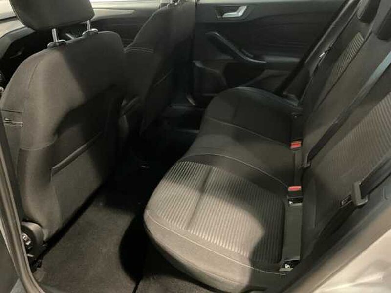 Ford Focus Titanium+Kamera+LED+4 Jahre Garantie'*
