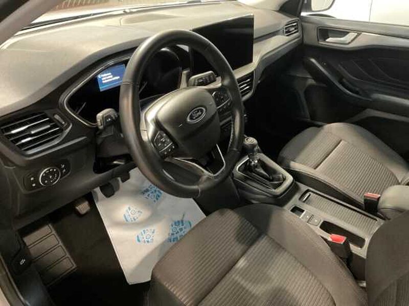 Ford Focus Titanium+Kamera+LED+4 Jahre Garantie'*