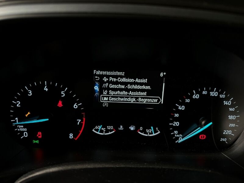 Ford Focus Cool&Connect+Parklpilot+Winter-P. +Tempo