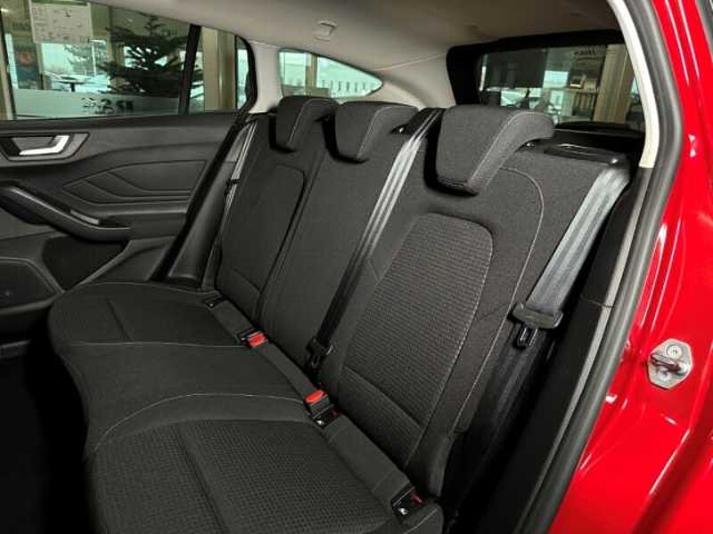 Ford Focus Cool&Connect+Parklpilot+Winter-P. +Tempo