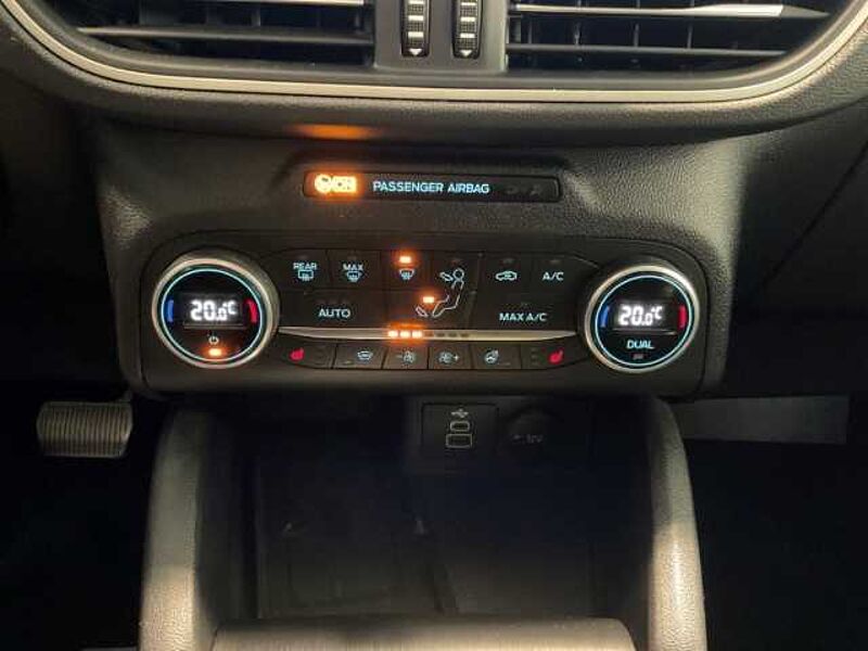 Ford Kuga Plug-In Hybrid Cool & Connect PDC. NAVI. Sitzheizung