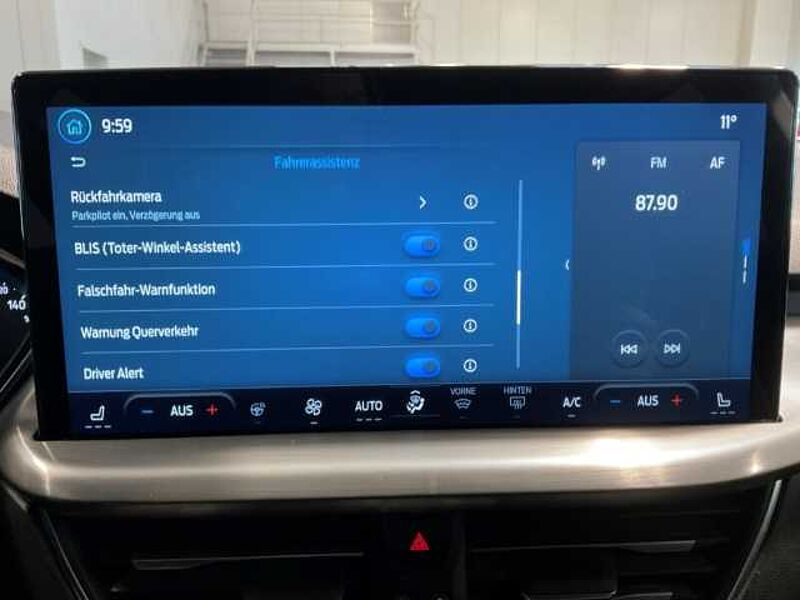 Ford Focus Turnier Titanium RÜCKF. Winter-P. NAVI. PDC