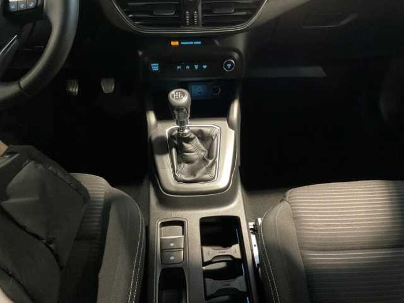 Ford Focus Turnier Titanium RÜCKF. Winter-P. NAVI. PDC