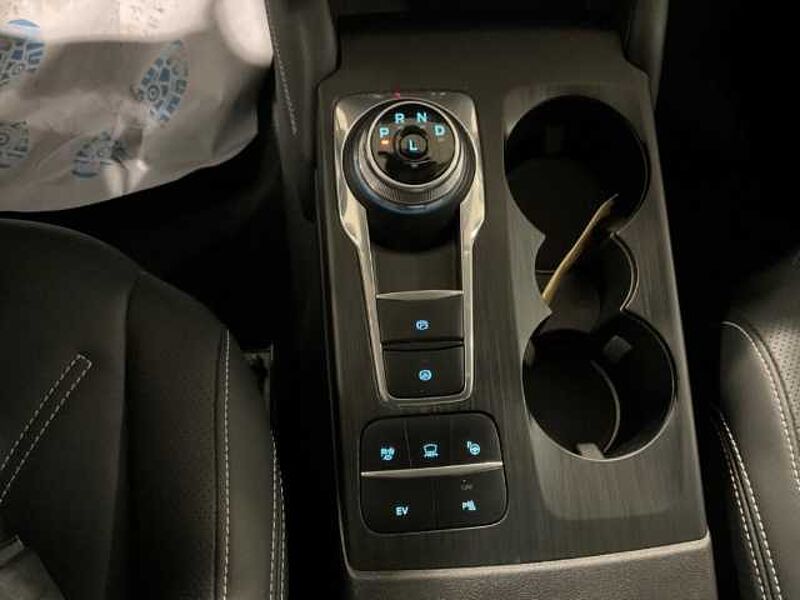 Ford Kuga Plug-In Hybrid Vignale Pano. RÜCKF. NAVI. PDC. Frontkamera