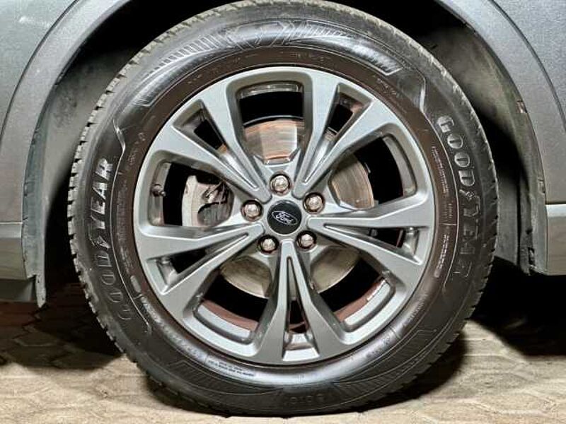 Ford Kuga ST-Line+Pano+Key-Free+Head-Up+Kamera