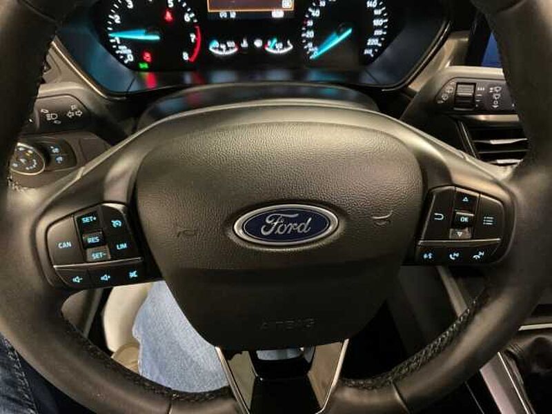 Ford Focus Turnier Titanium 4J Garantie R&Uuml;CKF. PDC NAVI.