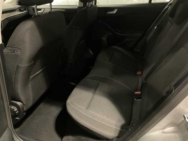 Ford Focus Turnier Titanium 4J Garantie R&Uuml;CKF. PDC NAVI.