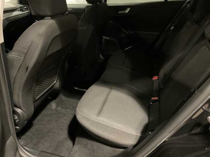 Ford Focus Turnier Titanium RÜCKF. PDC. Winter-P