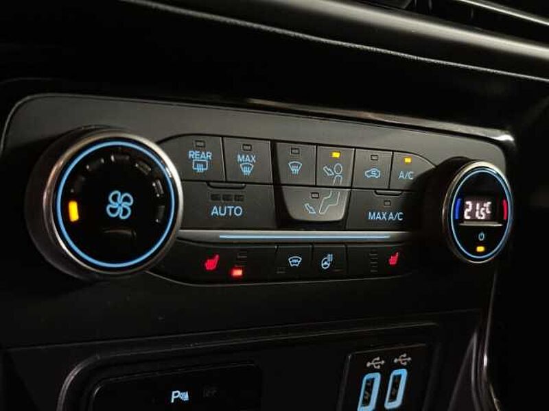 Ford EcoSport ST-Line+Automatik+AHK+Schiebedach+Kamera